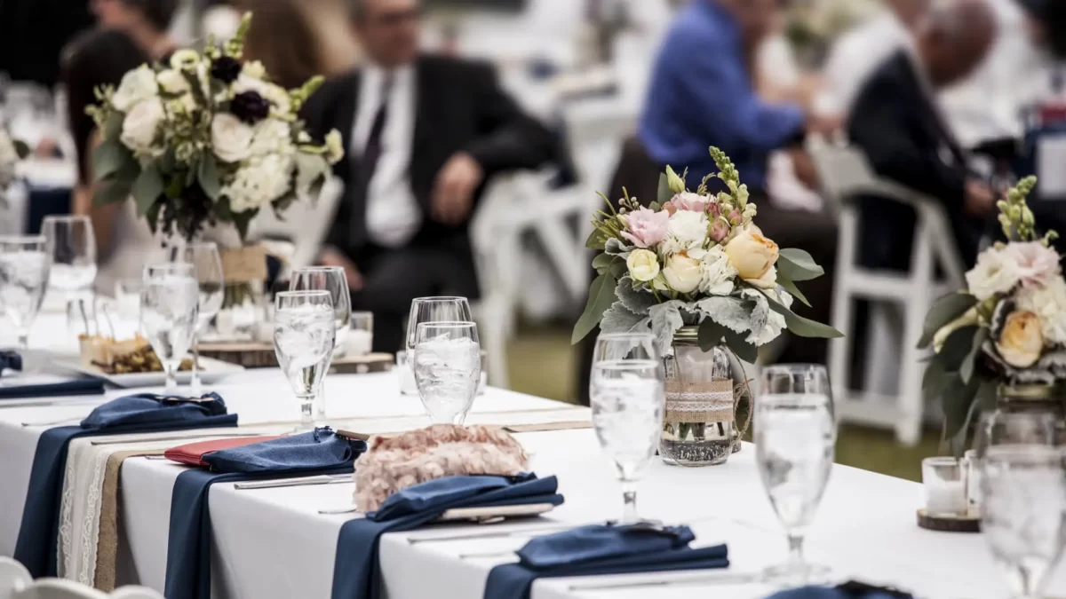 Restauracja nad zalewem dekoracja sali weselnej